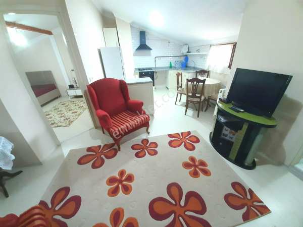 Adapazari merkezde orta garaj mevki̇i̇ ki̇ralik eşyali 2+1 dai̇re