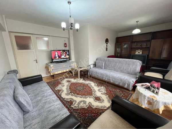 Pazara,marketlere yakin,full eşyali,doğalgazli 2+1 ki̇ralik dai̇re