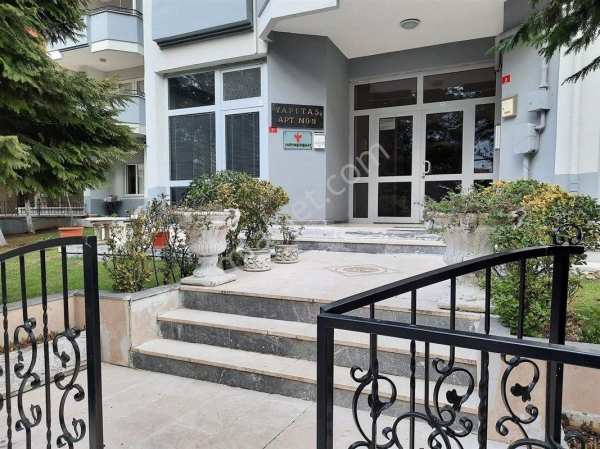 Bursa ni̇lüfer beşevler mh. eşsi̇z park cepheli̇ 50 m2 ki̇ralik dükkan - ofi̇s