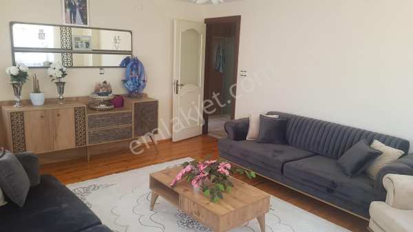 Şemi̇klerde gümüşvadi̇ konutlarina komşu satilik dai̇re