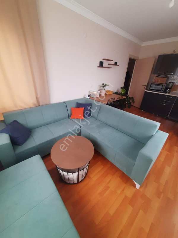 Bornova ki̇zi̇lay mah full esyali̇ baki̇mli̇ ve temi̇z ki̇rali̇k 2+1 dai̇re