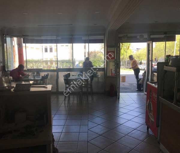 Yildirim beledi̇yesi̇ çikişinda 70 m2, ful devren satilik pi̇de - lahmacun salonu