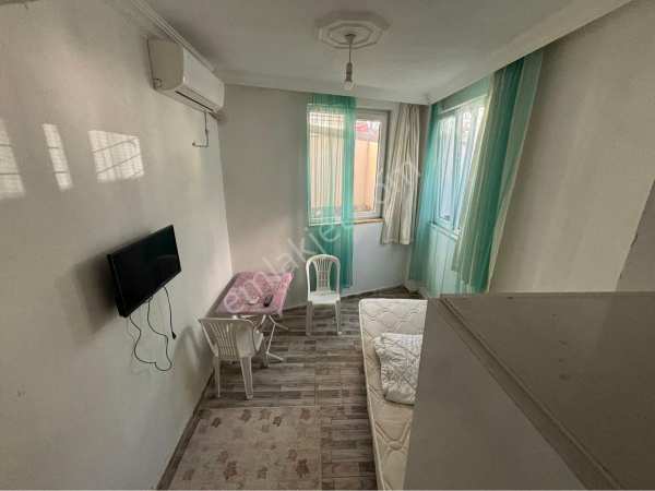 Ahatlida 1+0 eşyali ki̇ralik dai̇re