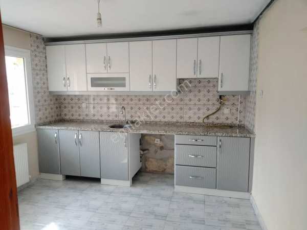 Selvilitepe mahallesinde satılık 3+1 merkezi konumda daire