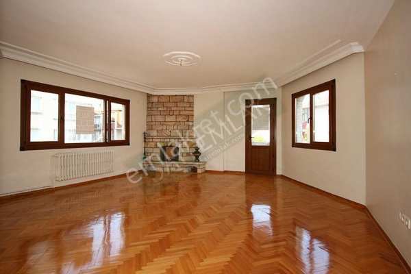 Bahçelievler yayla 4+1 145 m2 2.kat masrafsız şık ferah köşe daire