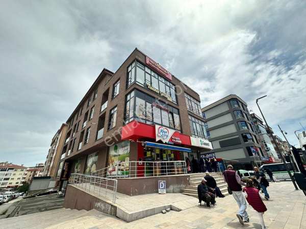 Çerkezköy’ün en i̇şlek caddesi̇nde devren satilik geli̇nli̇k dükkani