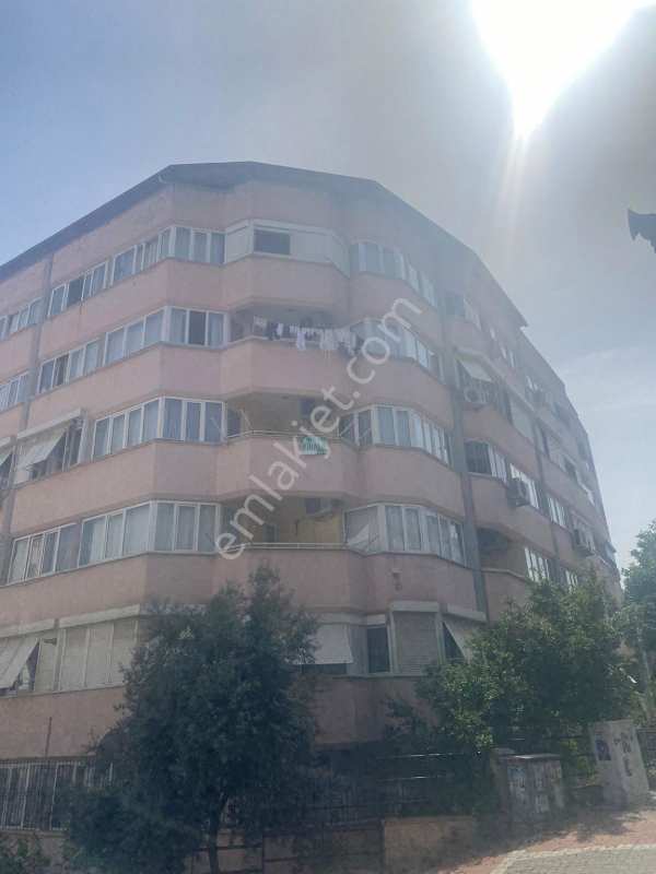 ????aydin nazi̇lli̇ yildiztepe mahallesi̇nde ki̇ralik 3+1 doğalgazli dai̇re