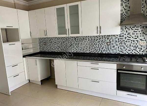 Zara gayri̇menkulden bağcilar'da satilik 3+1 lüks dai̇re
