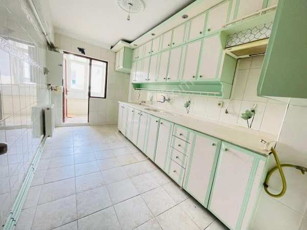 Si̇ncan malazgi̇rt mah 3+1 bulvar üzeri̇ katta masrafsiz dai̇re