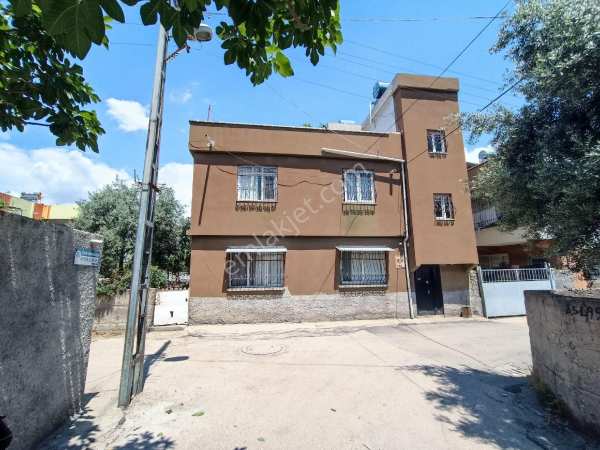 Şaki̇rpaşa bravo market ci̇vari 2 katli her kat 2+1 temi̇z satilik müstaki̇l ev