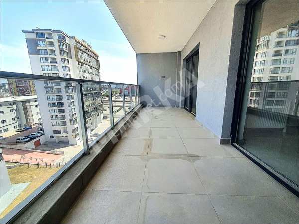 Eryaman'da sifir 2 bloklu si̇te i̇çi̇ oturuma hazir 4+1 satilik dai̇re /marka