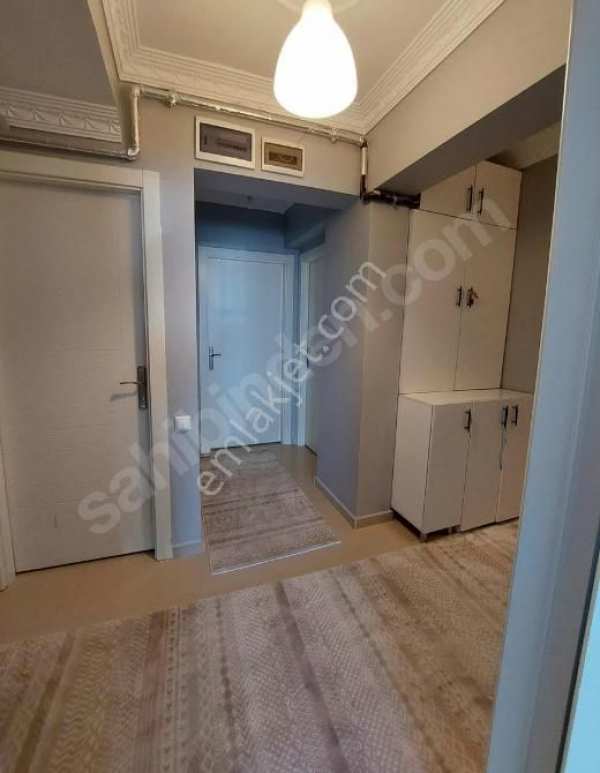 Mutlu mahallesi̇nde 3+1 ara katta  ki̇ralik dai̇re terci̇hen memur
