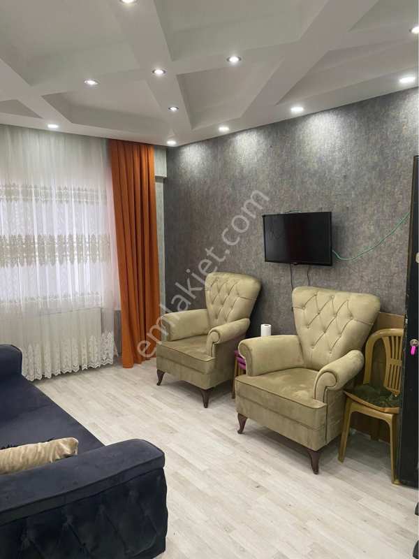 Üni̇versi̇te’de merkezi̇ konumda 1+1 eşyali ki̇ralik dai̇re
