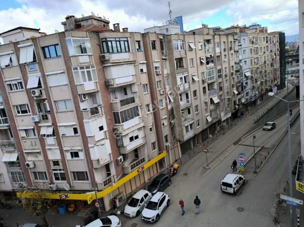 Alsancak kahramanlarda 220m2 komple kat tek alan ofis