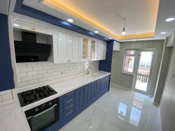 Çi̇zgi̇ gayri̇menkul'den 12. cadde üzeri̇ lüks tasarimli dai̇re