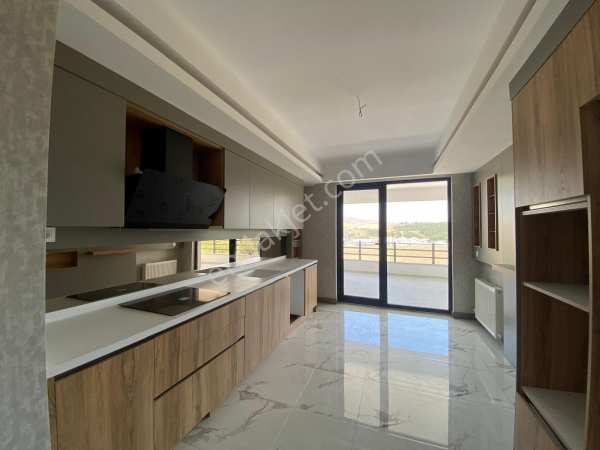 Susuz bölgesi̇nde yatirima uygun satilik 4+1 firsat dai̇re