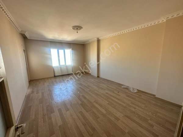 Di̇nç emlaktan ki̇ralik 3+1 dai̇re ön cephe