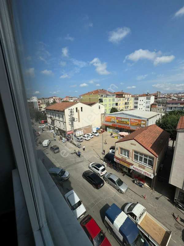 3+1 160 m2 doğalgazli̇  dai̇re