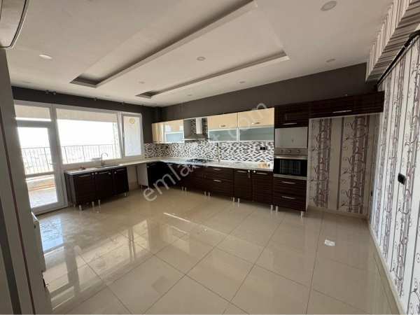 Dekorkent si̇tesi̇nde ki̇ralik lüks 4+1 dai̇re
