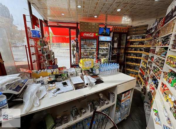 Kr fi̇rst g.m yeni̇şehi̇ri̇n i̇şlek caddesi̇nde devren satilik büfe !