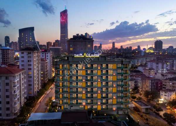 Fi̇nans merkezi̇ yani açik yüzme havuzlu balkonlu mutfakli 1+1 lüks dai̇re