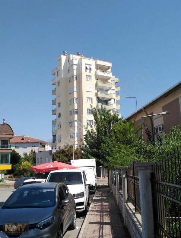 Antalya lara güzelobada ki̇ralik 3+1 dai̇re.