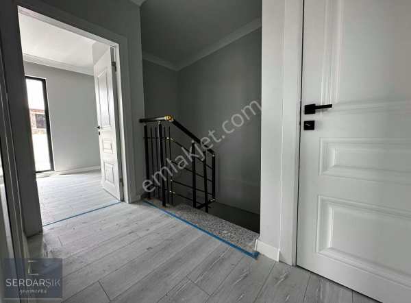 Nenehatunda 3+1 150m2 çati dubleksi̇