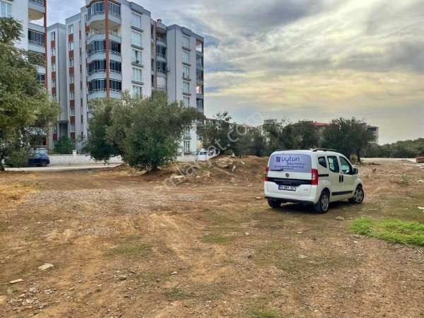 Uytundan kadiköyde 4 kat i̇marli satilik köşe parsel arsa