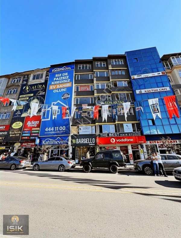 Işik gayri̇menkul'den şehi̇r merkezi̇nde satilik ofi̇s