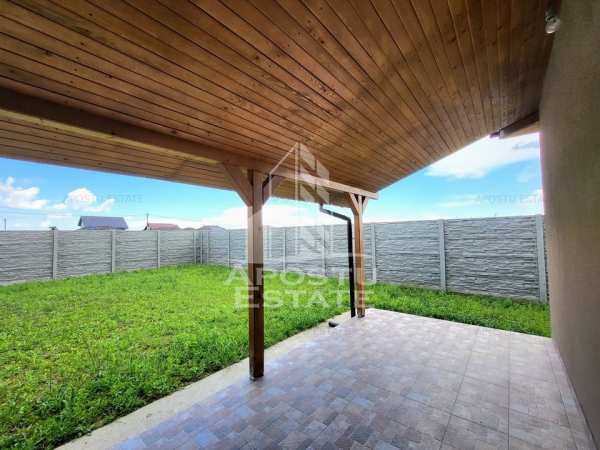Jumatate de duplex pe parter cu 4 camere si 2 bai, finalizat, Sag