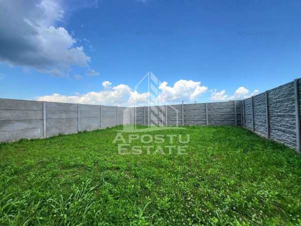 Jumatate de duplex pe parter cu 3 camere si 2 bai, finalizat, Sag