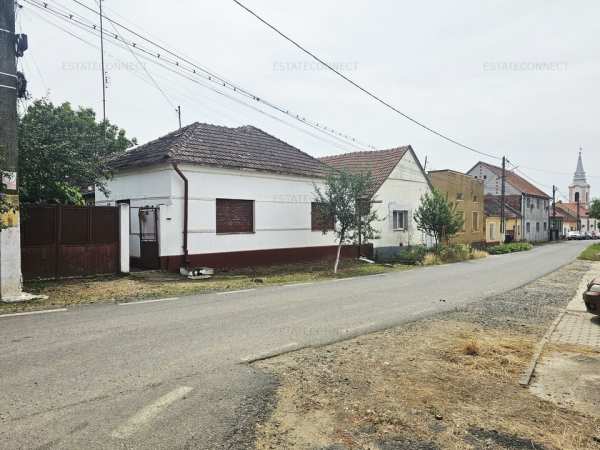 Casa cu 3 camere si teren 1.852 mp - Ghioroc