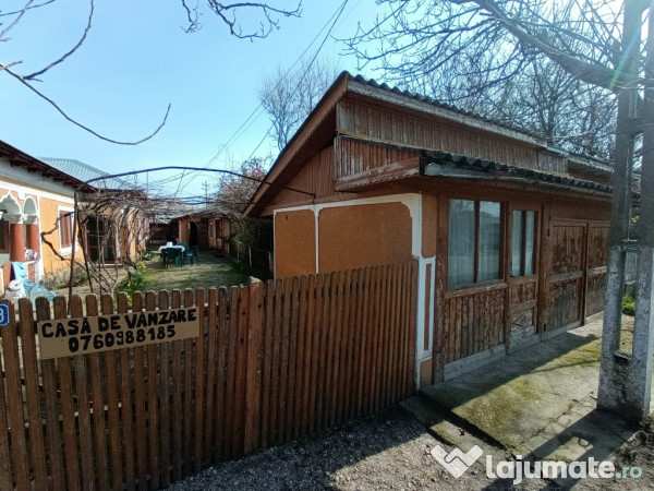 Vând casă în comuna poroschia