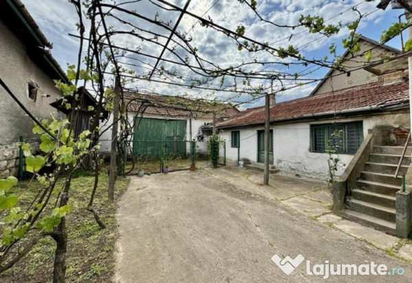 Casă în simeria, strada uroi