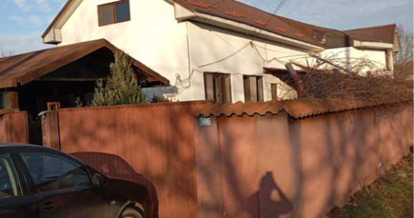 Casă în comuna perieți