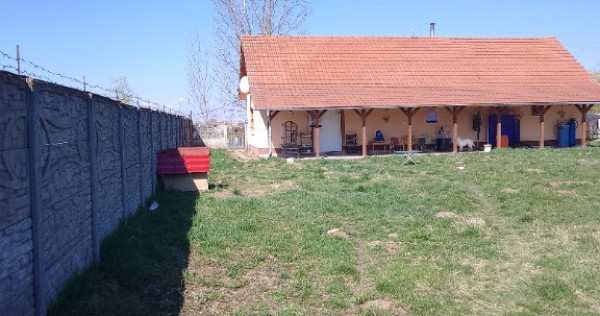Casă la 13 km de sm