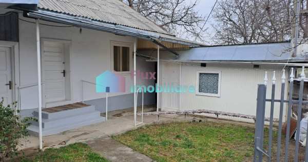 Casă cu 500 mp teren în bosanci