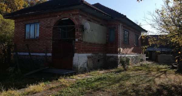 Casă comuna scoarța