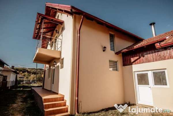 Casa noua si teren urgent