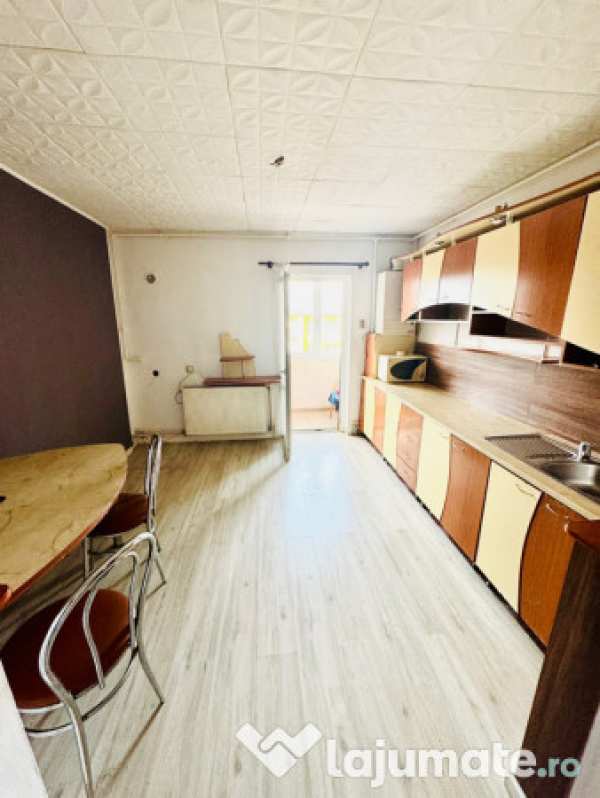 Apartament 4 camere