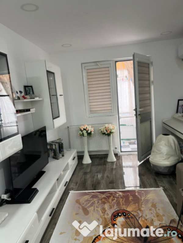 Vând apartament la cheie!