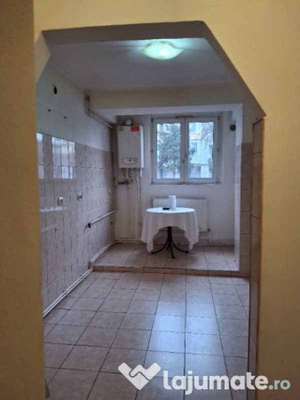 Vand apartament 2 camere