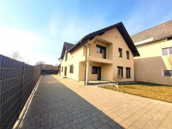 Casa de vanzare  5 camere | teren 600 mp, in oraș