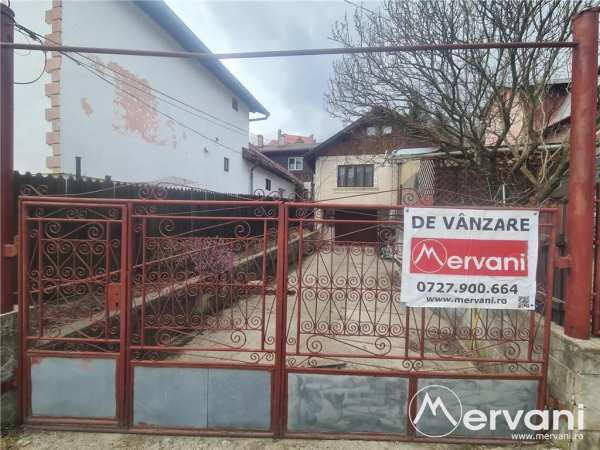 Casa de vanzare in busteni - zona poiana tapului