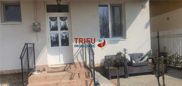 Casa tip duplex cu 3 camere zona centru