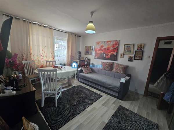 Apartament cu doua camere de vanzare fagaras 13 decembrie