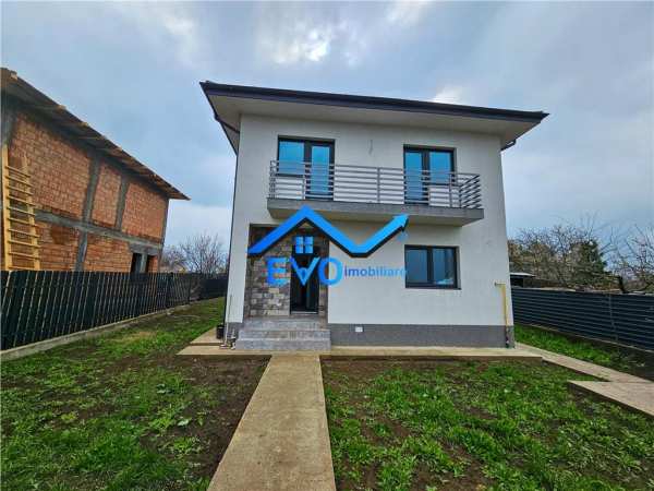 De vanzare vila cu 4 camere , dupa rond  miroslava