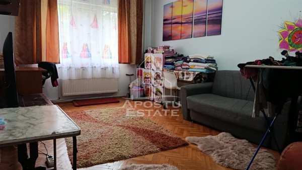 Apartament cu 3 camere, semifinisat, in zona lipovei