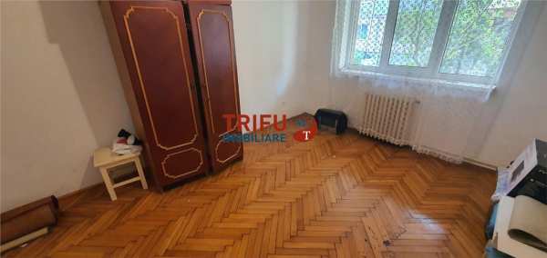 Apartament 4 camere zona creșa 1 cetate