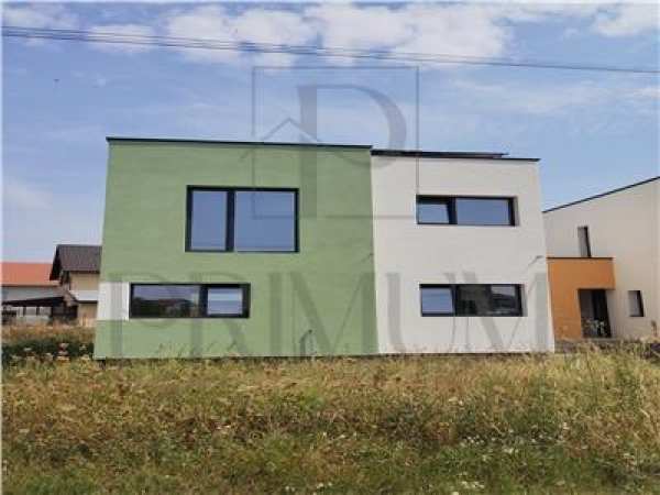 Duplex individual - proiect deosebit- zona buna - teren generos - personalizare interioara